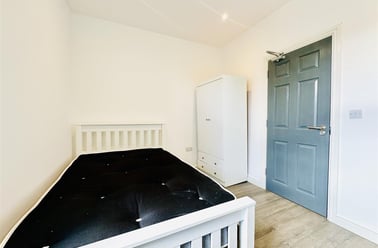 Derby Road, Lenton, Nottingham - Image 2